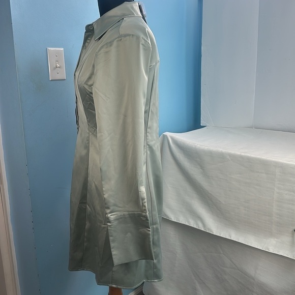 MISGUIDED DEEP CUFF SLIM FIT DRESS SHIRT IN SAGE - Picture 4 of 11